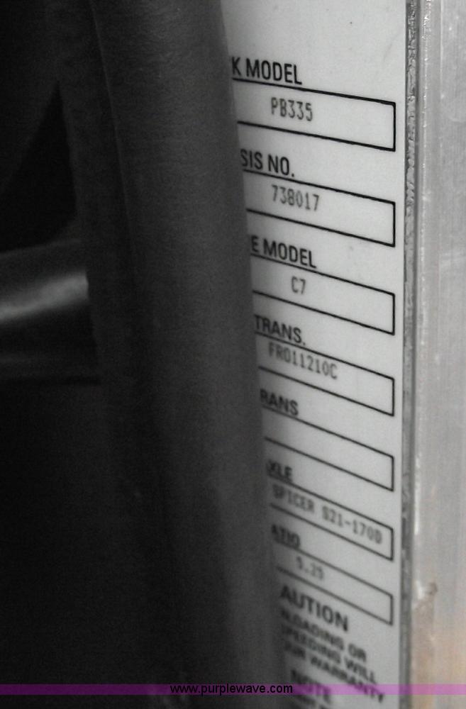 image for item C5872 2007 Peterbilt 335 service truck