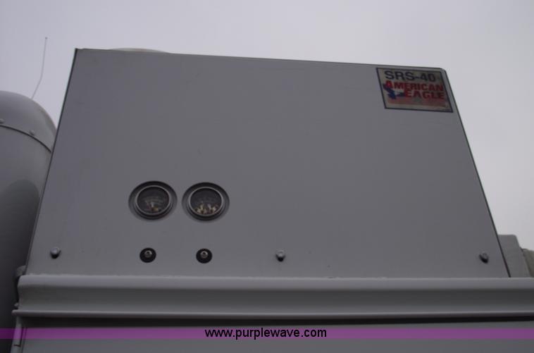 image for item C5872 2007 Peterbilt 335 service truck