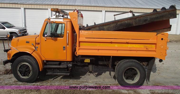 image for item C5915 1999 International 4900 dump truck