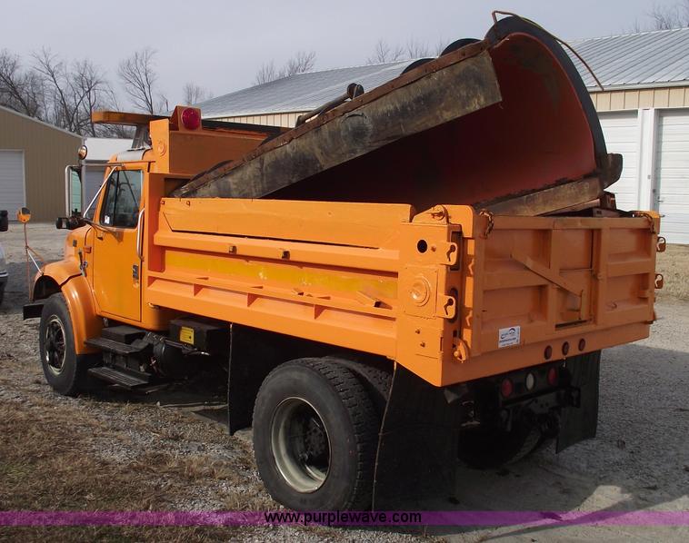 image for item C5915 1999 International 4900 dump truck