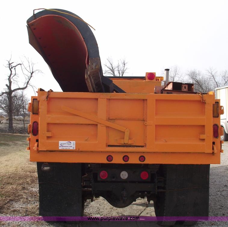 image for item C5915 1999 International 4900 dump truck