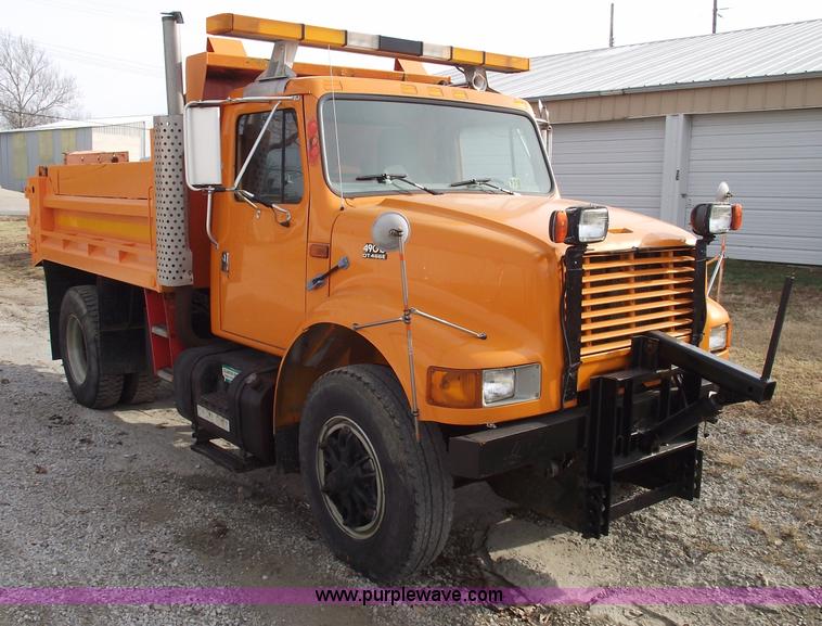 image for item C5915 1999 International 4900 dump truck
