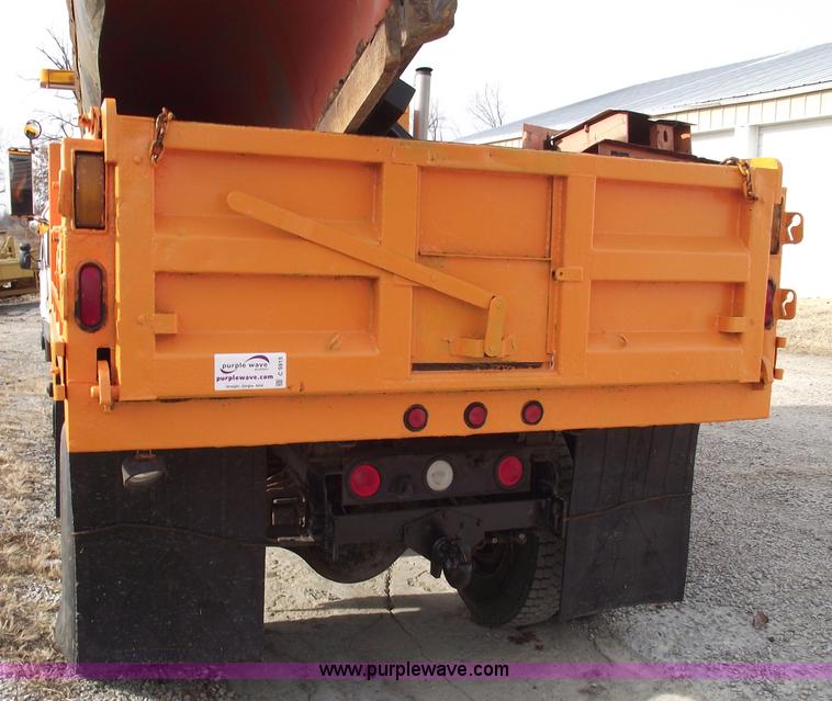 image for item C5915 1999 International 4900 dump truck