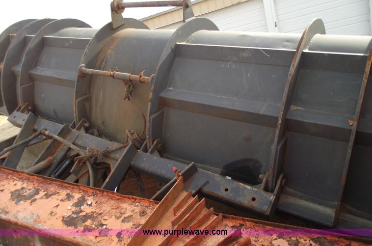 image for item C5915 1999 International 4900 dump truck