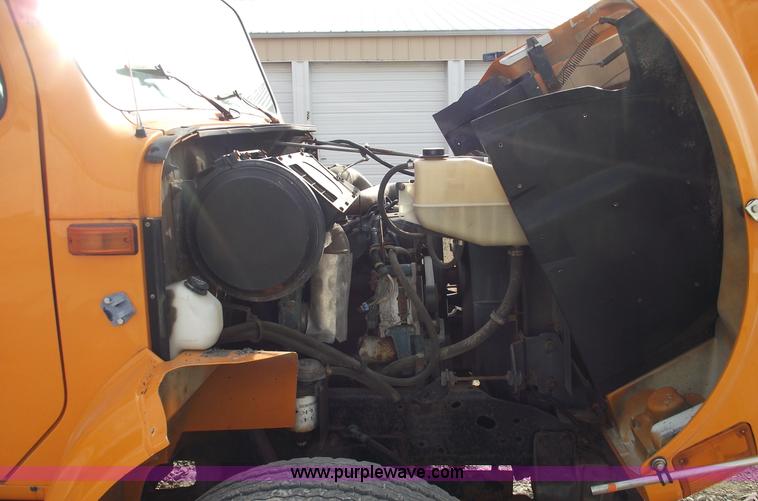 image for item C5915 1999 International 4900 dump truck