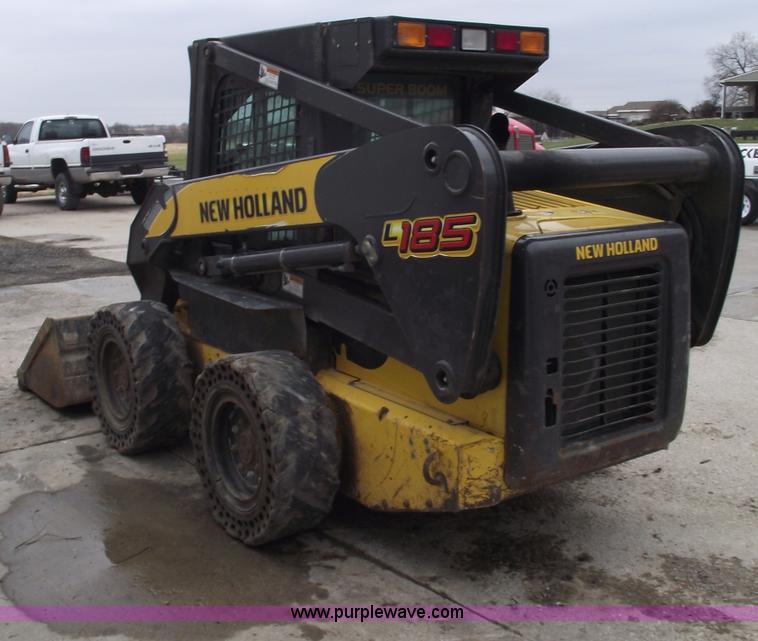 image for item C5938 2005 New Holland L185 skid steer