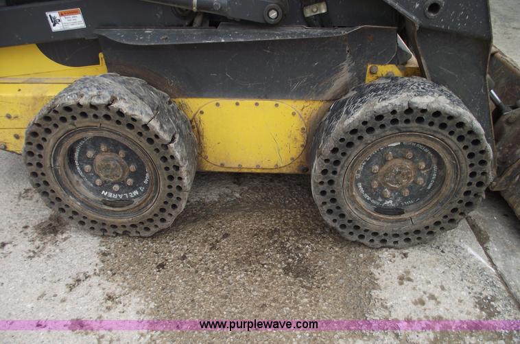 image for item C5938 2005 New Holland L185 skid steer