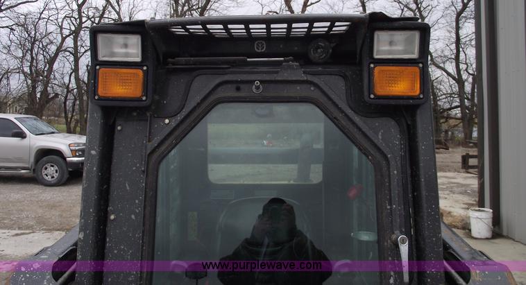 image for item C5938 2005 New Holland L185 skid steer