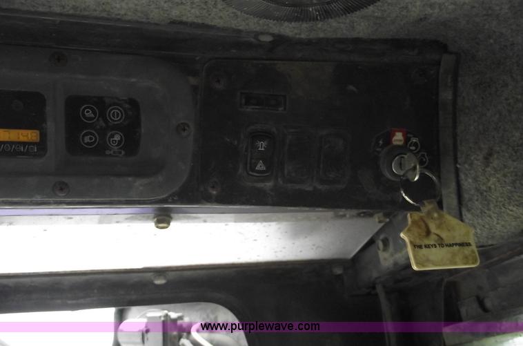 image for item C5938 2005 New Holland L185 skid steer