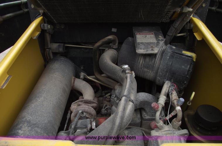 image for item C5938 2005 New Holland L185 skid steer