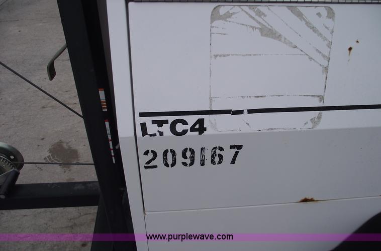 image for item C5939 2004 Wacker LTC4L towable light tower/generator