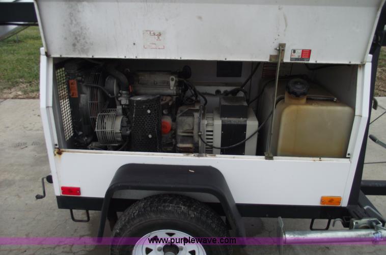 image for item C5939 2004 Wacker LTC4L towable light tower/generator