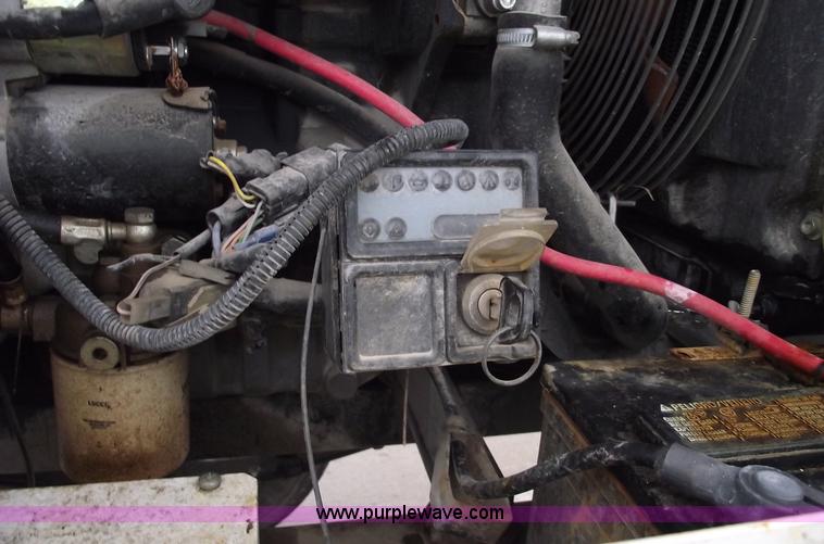 image for item C5939 2004 Wacker LTC4L towable light tower/generator