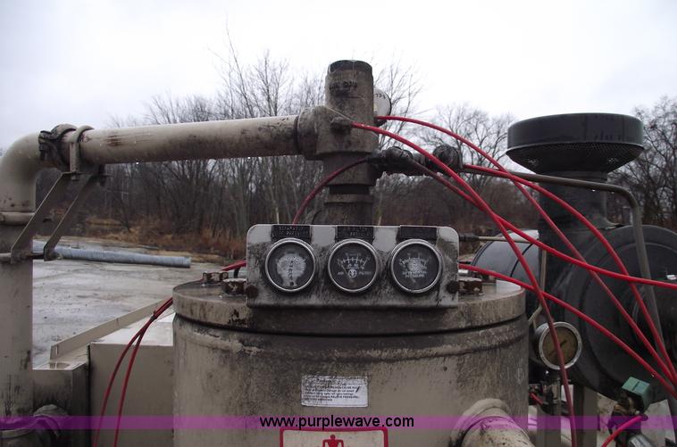 image for item C5951 1999 Curtis R/S 150 air compressor