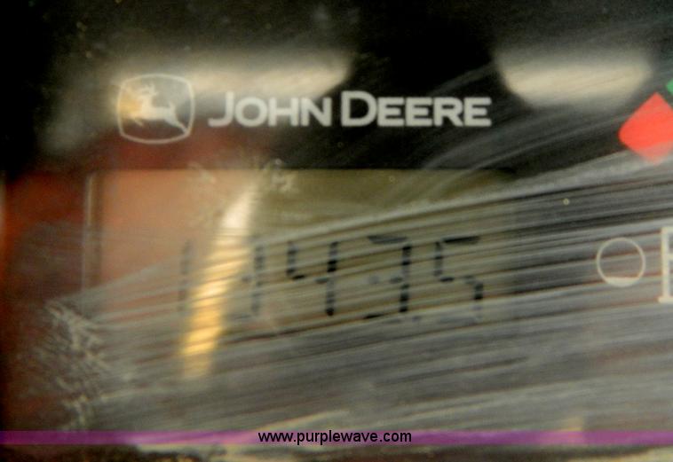 image for item D8646 2005 John Deere 325 skid steer