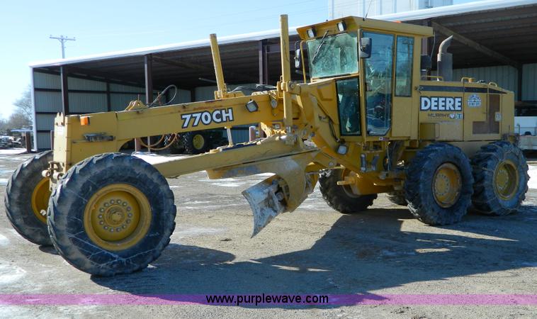 image for item D8659 1998 John Deere 770CH motor grader