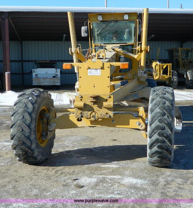 image for item D8659 1998 John Deere 770CH motor grader