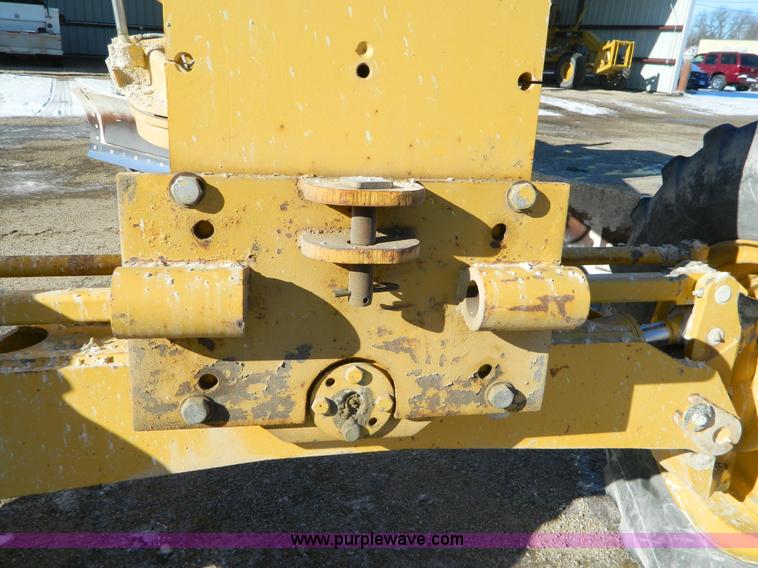 image for item D8659 1998 John Deere 770CH motor grader