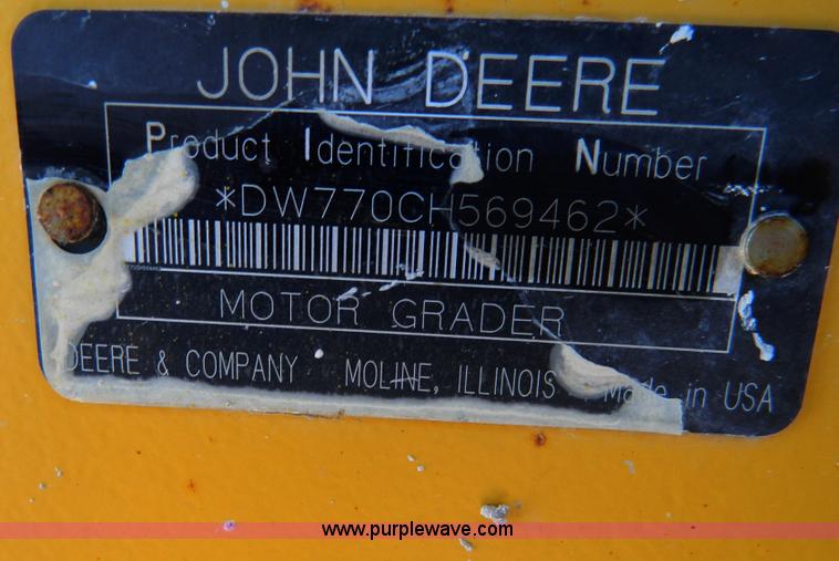 image for item D8659 1998 John Deere 770CH motor grader