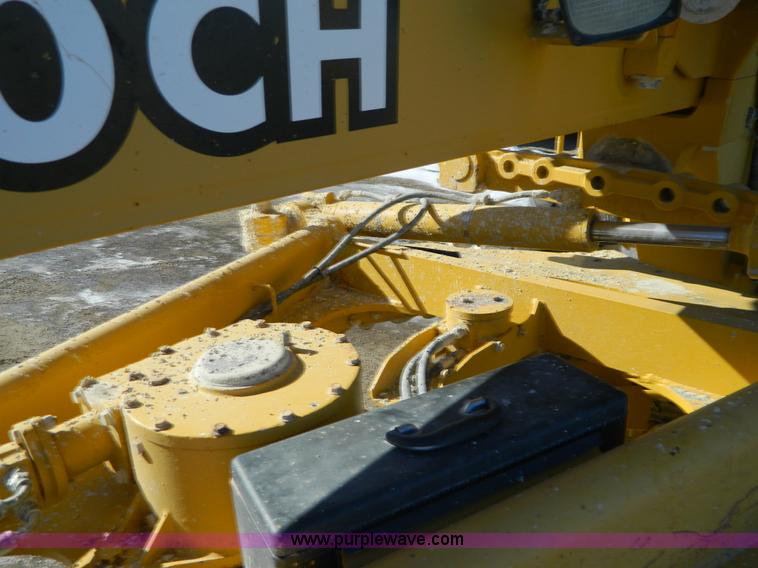 image for item D8659 1998 John Deere 770CH motor grader