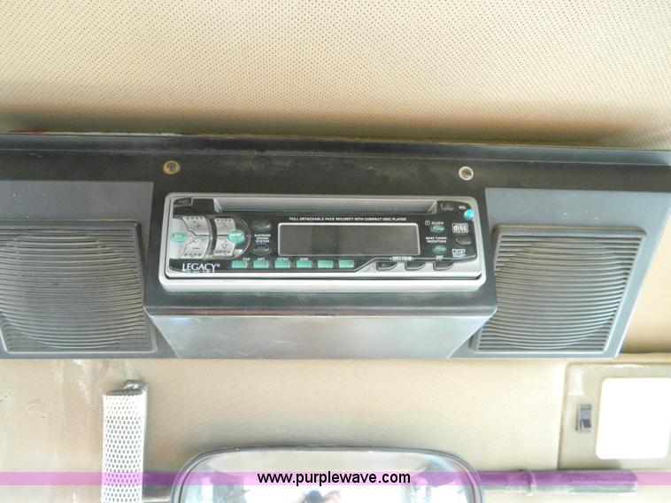 image for item D8659 1998 John Deere 770CH motor grader