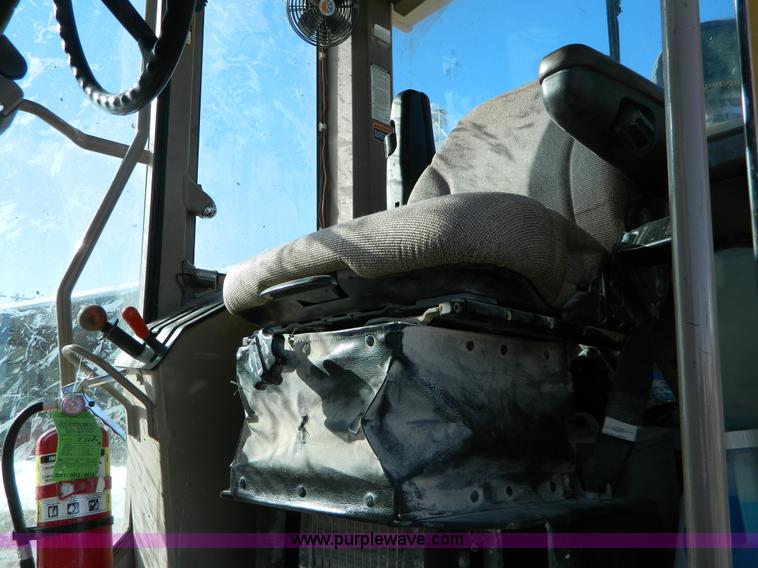 image for item D8659 1998 John Deere 770CH motor grader