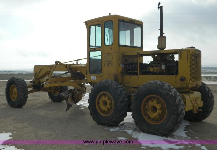 image for item D8666 1964 Caterpillar 12E motor grader