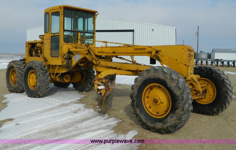 image for item D8666 1964 Caterpillar 12E motor grader