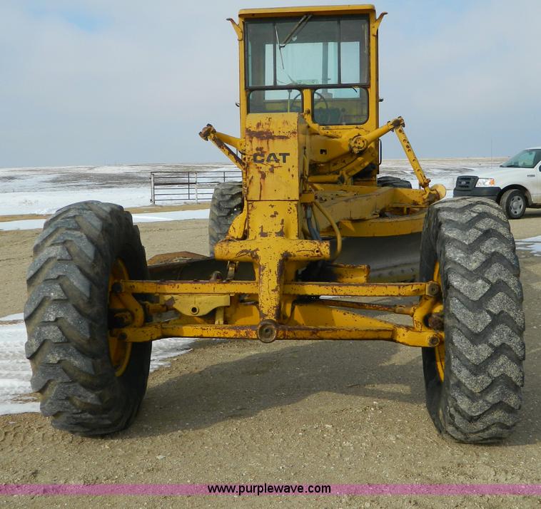 image for item D8666 1964 Caterpillar 12E motor grader