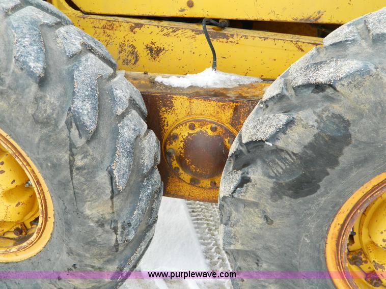 image for item D8666 1964 Caterpillar 12E motor grader