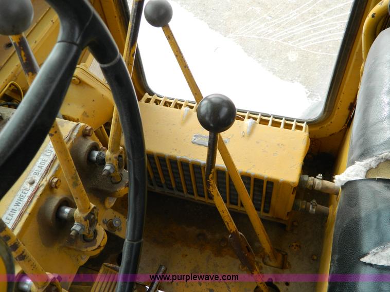 image for item D8666 1964 Caterpillar 12E motor grader