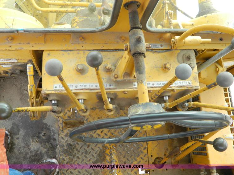 image for item D8666 1964 Caterpillar 12E motor grader