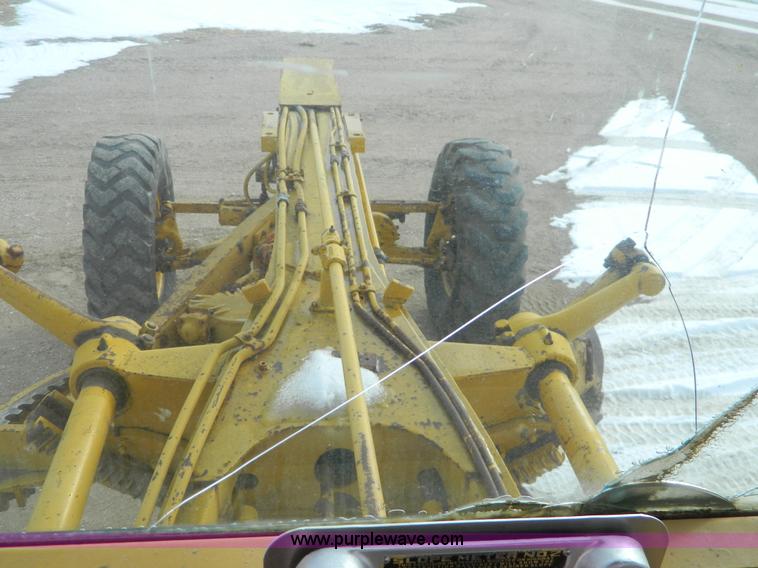 image for item D8666 1964 Caterpillar 12E motor grader