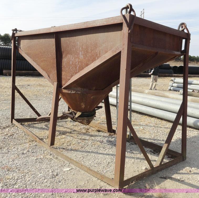 image for item G9121 Portable concrete mixing box