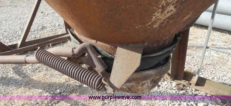 image for item G9121 Portable concrete mixing box