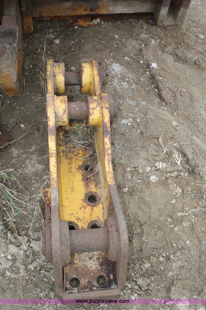 image for item H9503 Ripper attachment removed from D8H