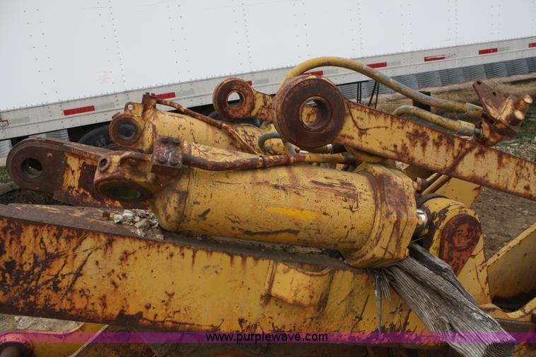 image for item H9503 Ripper attachment removed from D8H