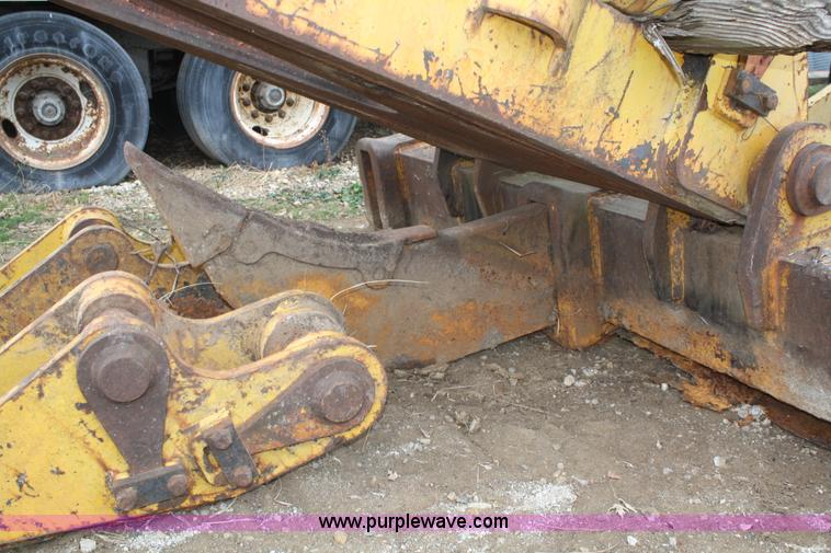 image for item H9503 Ripper attachment removed from D8H