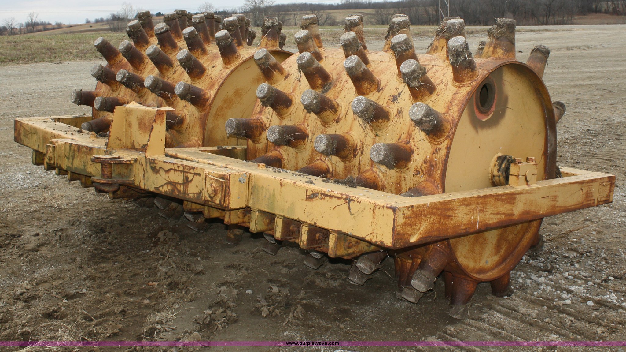 Hercules double drum sheeps foot roller in Leavenworth, KS Item A6593 sold Purple Wave