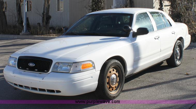 image for item A2575 2006 Ford Crown Victoria Police Interceptor