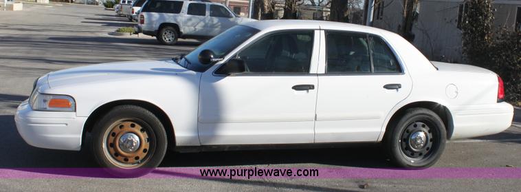 image for item A2575 2006 Ford Crown Victoria Police Interceptor