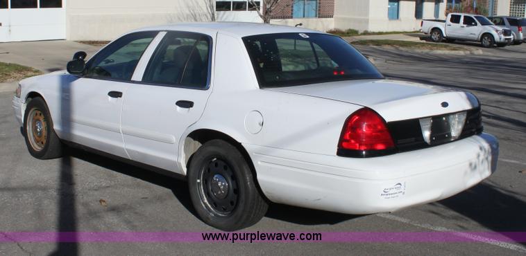 image for item A2575 2006 Ford Crown Victoria Police Interceptor
