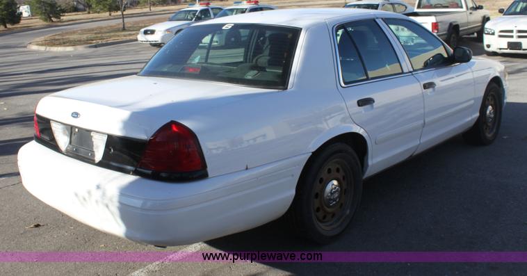 image for item A2575 2006 Ford Crown Victoria Police Interceptor