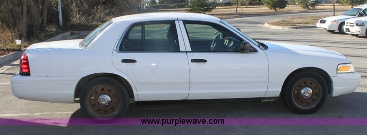 image for item A2575 2006 Ford Crown Victoria Police Interceptor