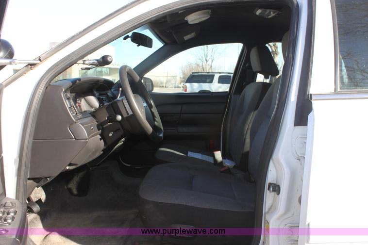 image for item A2575 2006 Ford Crown Victoria Police Interceptor