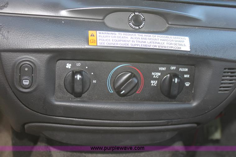 image for item A2575 2006 Ford Crown Victoria Police Interceptor