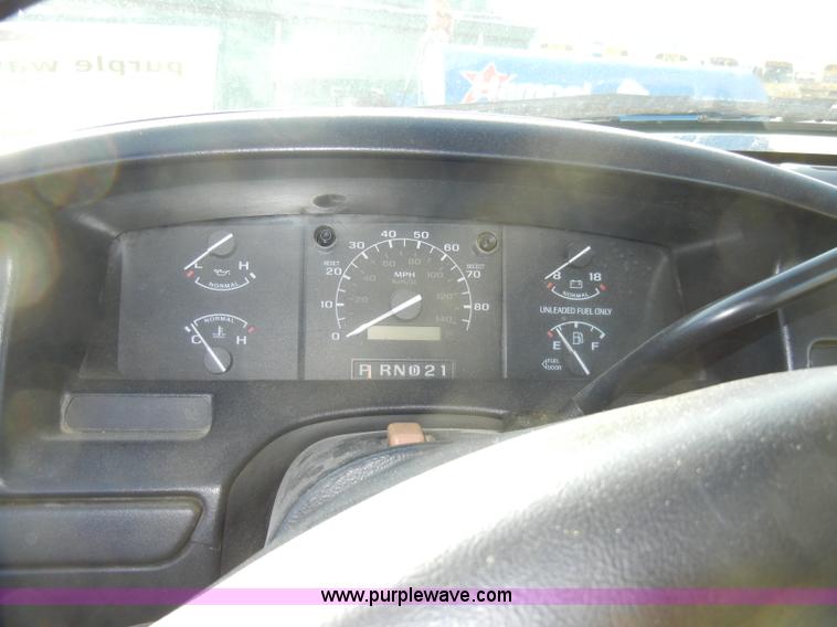 image for item A3356 1996 Ford F150 XLT pickup truck