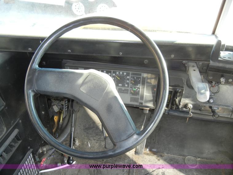 image for item A3358 1993 International 3700 school bus