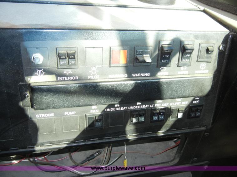 image for item A3358 1993 International 3700 school bus