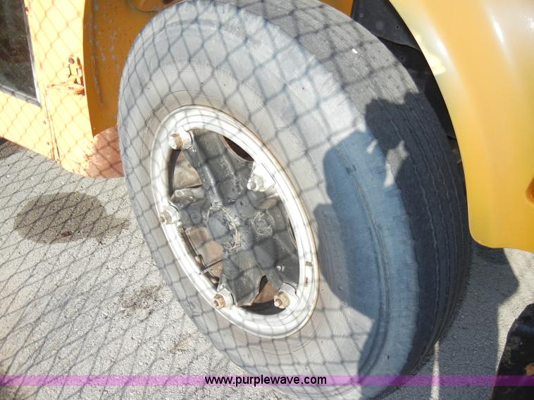 image for item A3358 1993 International 3700 school bus